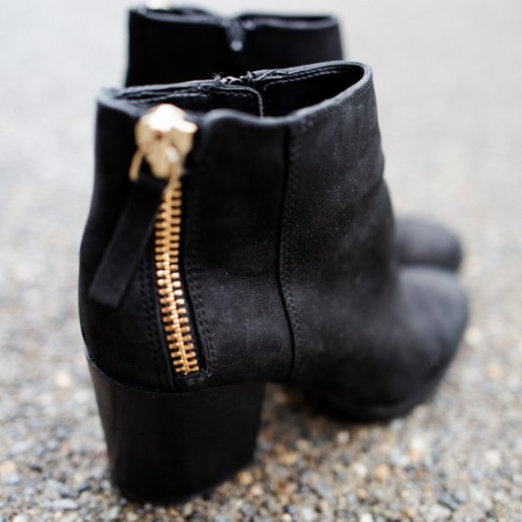 Aldo Black Suede Ankle Boots with Side Zippers - Picture 3 of 4